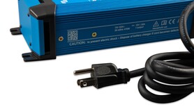 Blue Smart IP22 Charger 12/30 (1) - Thumbnail